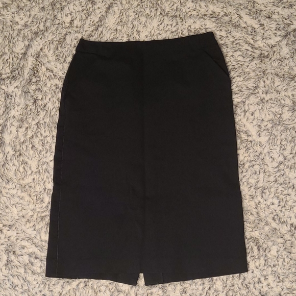 BLACK SKIRT - Picture 1 of 3